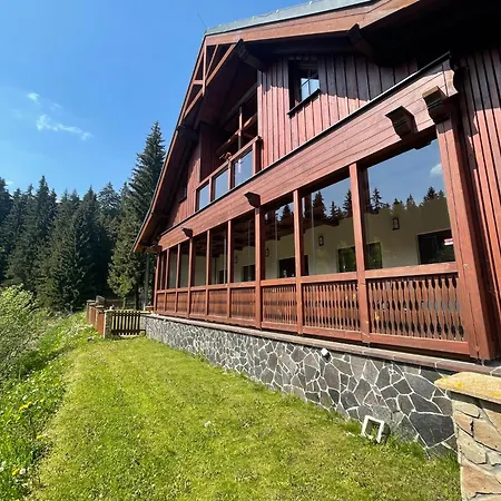 Jezirko Lesni Restaurant & 招待所 3*