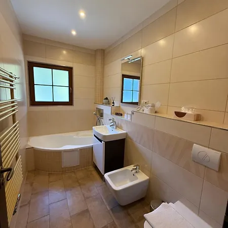 Jezirko Lesni Restaurant & 3* Jachymov