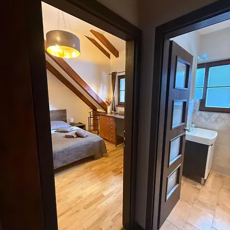 Πανσιόν Jezirko Lesni Restaurant & 3*