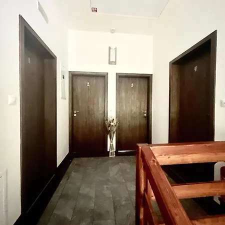 Πανσιόν Jezirko Lesni Restaurant &