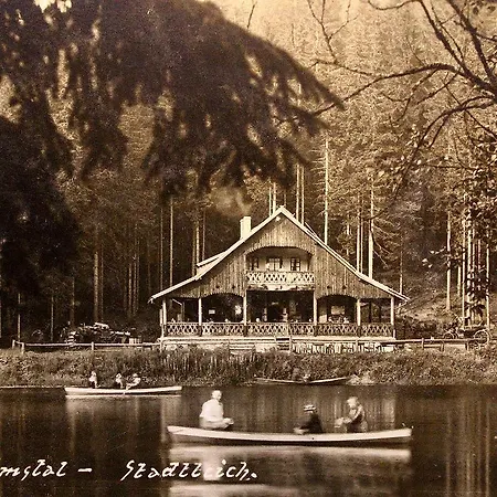 Jezirko Lesni Restaurant & ياخيموف