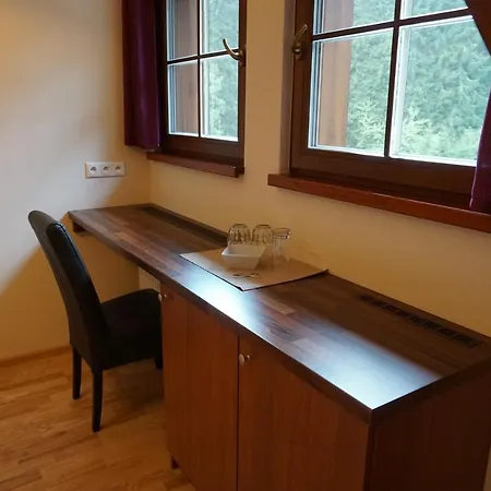 Jezirko Lesni Restaurant & Jachymov