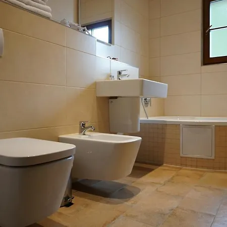 Jezirko Lesni Restaurant & 3* ياخيموف