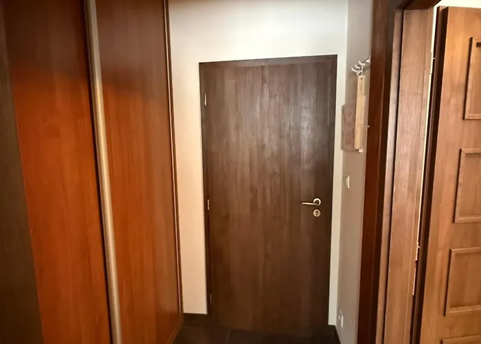 Jezirko Lesni Restaurant & 招待所