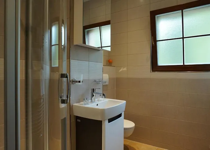 Jezirko Lesni Restaurant & Гостевой дом 3*